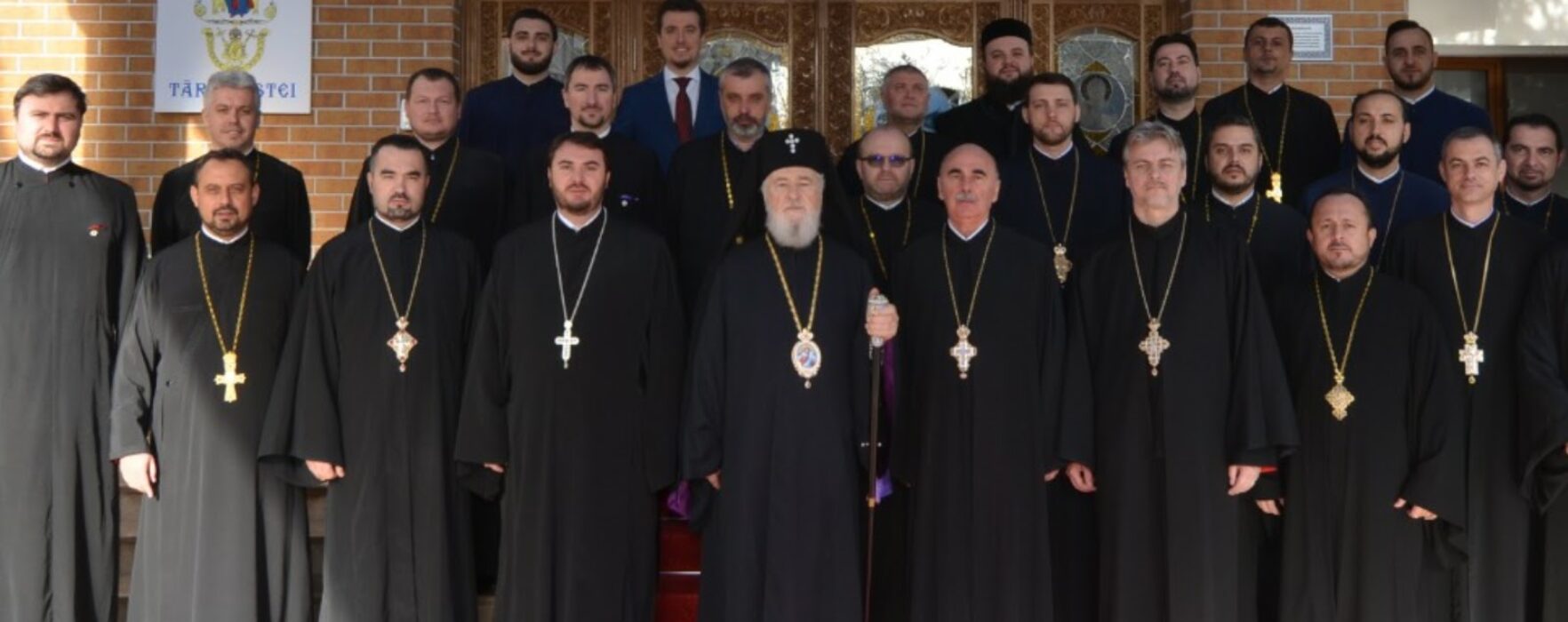 Vicar eparhial Ionuţ Ghibanu: Întru mulți ani, ÎPS Voastră! – Un om, o istorie sau despre renașterea gloriei voievodale!