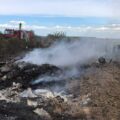 Dâmboviţa: Incendiile de deşeuri şi cauciucuri la Bălteni continuă şi după descinderile mascaţilor de zilele trecute