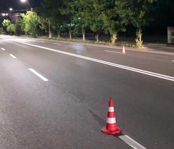 Târgovişte: Atenţie în trafic! Marcaje rutiere realizate pe timpul nopţii