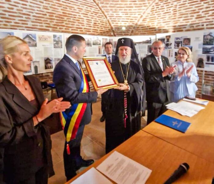 Arhiepiscopul şi mitropolitul Târgoviştei, Nifon, a primit titlul de cetăţean de onoare al judeţului Dâmboviţa