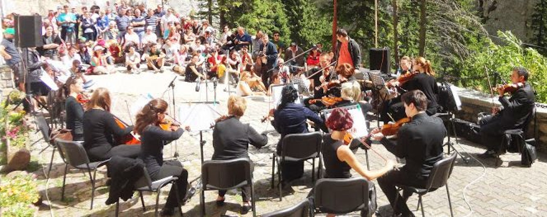 Concerte ale orchestrelor Muntenia şi Chindia, la Moreni şi Lunguleţu