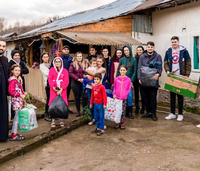 Şotânga: Daruri de la români din diaspora pentru familii nevoiaşe