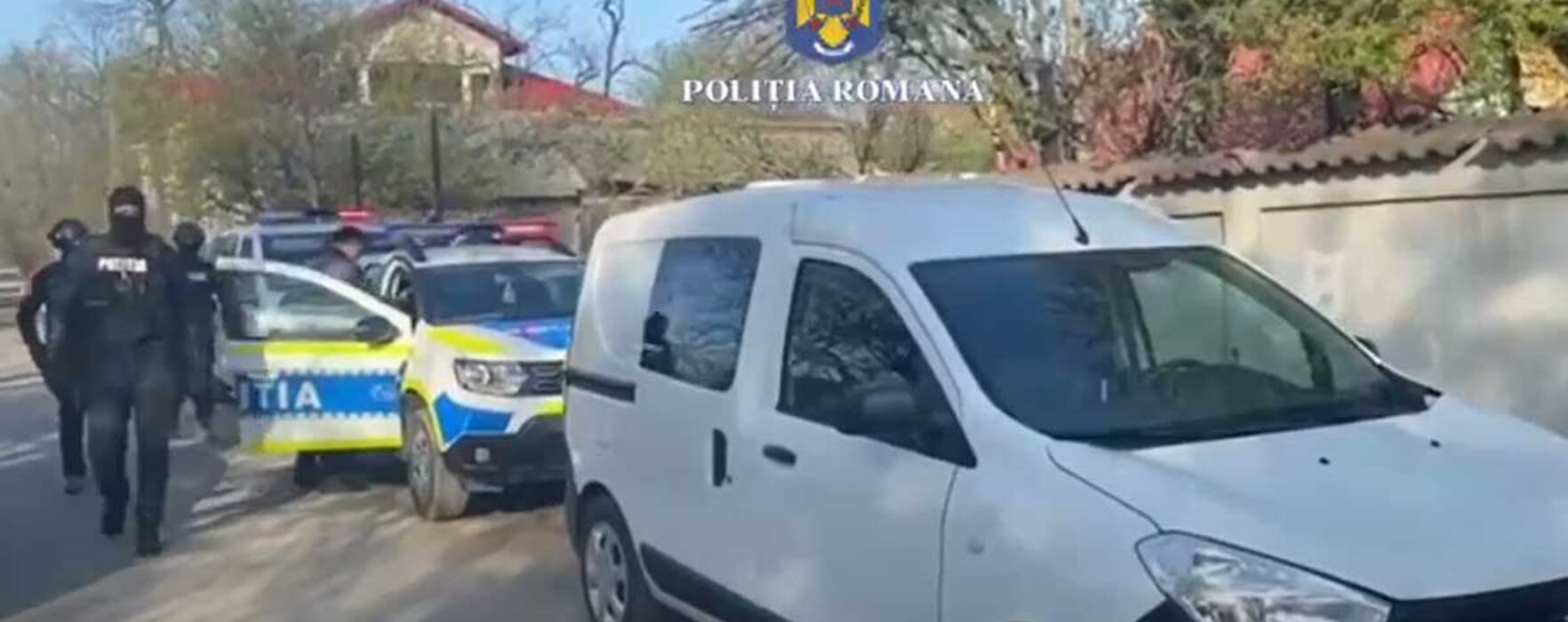 Dâmboviţa: Acţiune la Bălteni a poliţiştilor, comisarilor Gărzii de Mediu şi jandarmilor, în cadrul campaniei „Curăţăm România”[video]