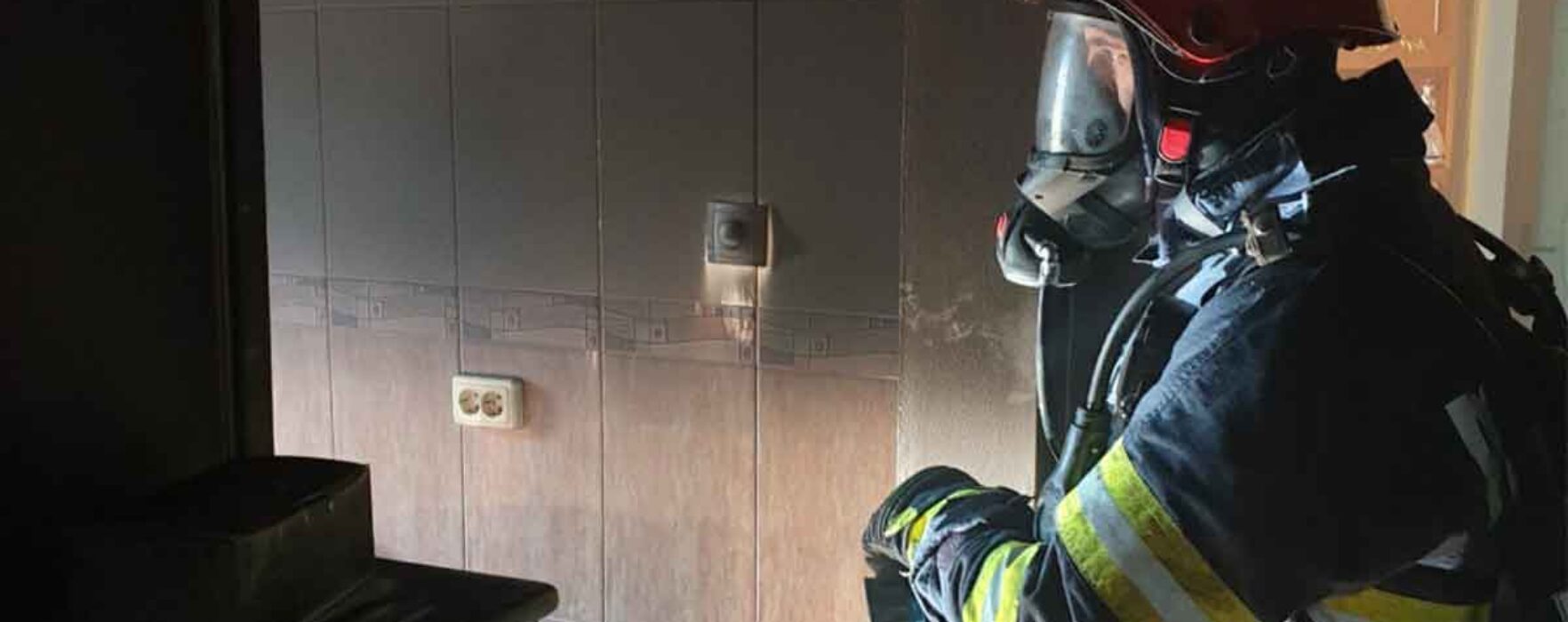 Dâmboviţa: Femeie de 70 de ani găsită carbonizată într-o casă care a luat foc