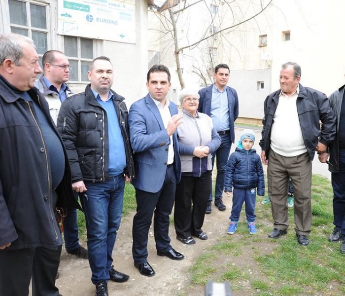 Candidatul PNL la Primăria Târgoviște, Ciprian Prisăcaru, s-a întâlnit cu târgoviștenii din micro 11
