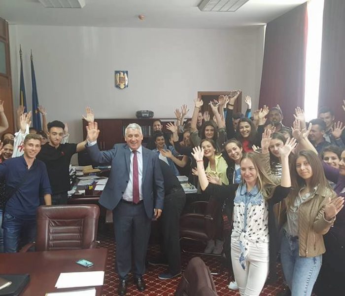Adrian Ţuţuianu (PSD): O să încerc să aduc cât mai mulţi tineri în vizită la Parlament